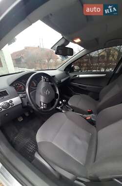 Универсал Opel Astra 2010 в 