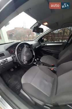 Универсал Opel Astra 2010 в Дрогобыче