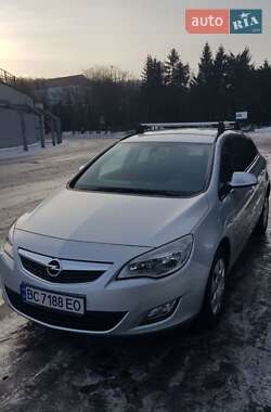 Универсал Opel Astra 2011 в Львове