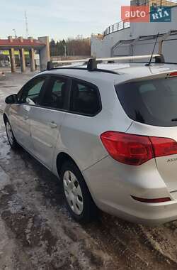 Универсал Opel Astra 2011 в Львове
