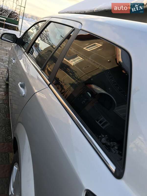 Универсал Opel Astra 2010 в Дрогобыче