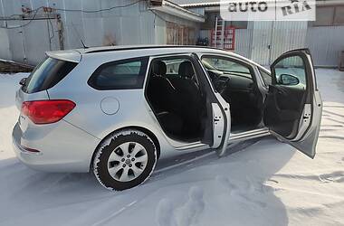 Универсал Opel Astra 2014 в Тернополе