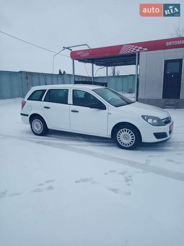 Универсал Opel Astra 2006 в Городке