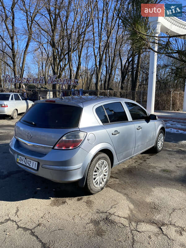 Хэтчбек Opel Astra 2008 в Луцке