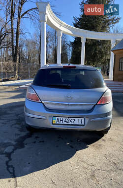 Хэтчбек Opel Astra 2008 в 