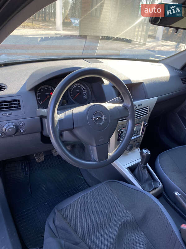 Хэтчбек Opel Astra 2008 в Луцке