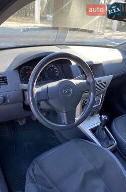 Хэтчбек Opel Astra 2008 в 