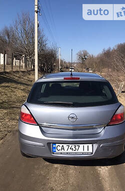 Хэтчбек Opel Astra 2005 в Корсуне-Шевченковском