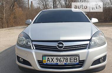 Хэтчбек Opel Astra 2013 в Днепре