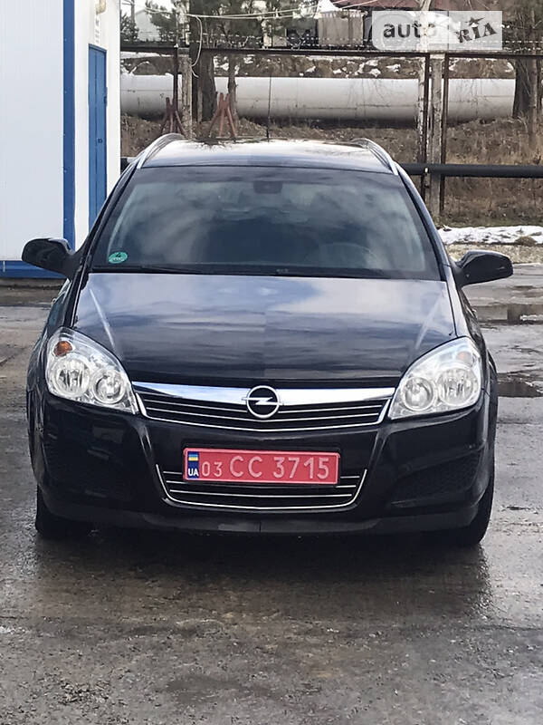 Универсал Opel Astra 2008 в Вараше