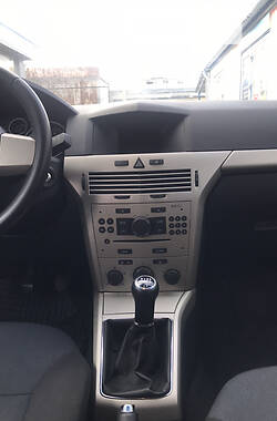 Универсал Opel Astra 2008 в Вараше