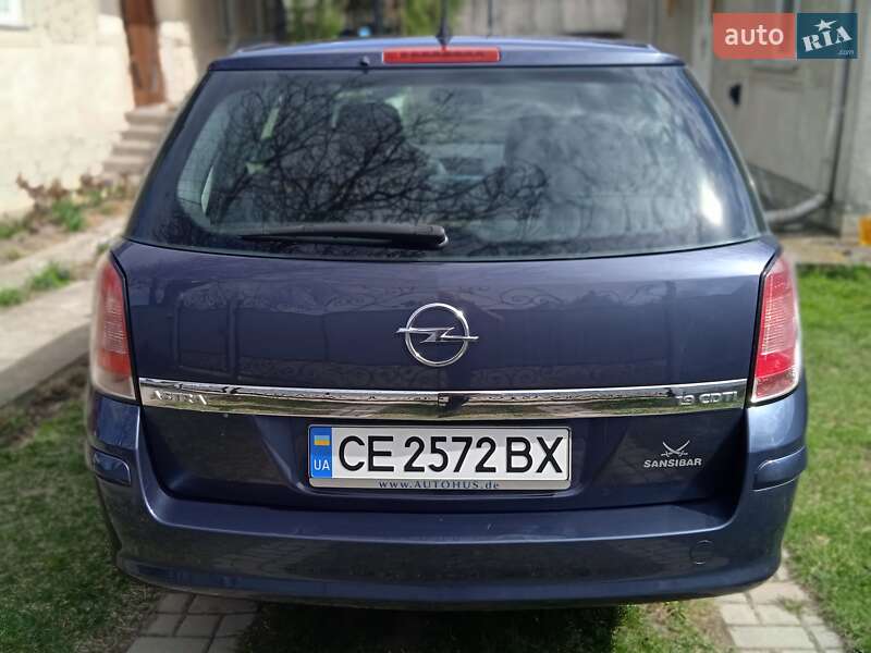 Универсал Opel Astra 2009 в Черновцах