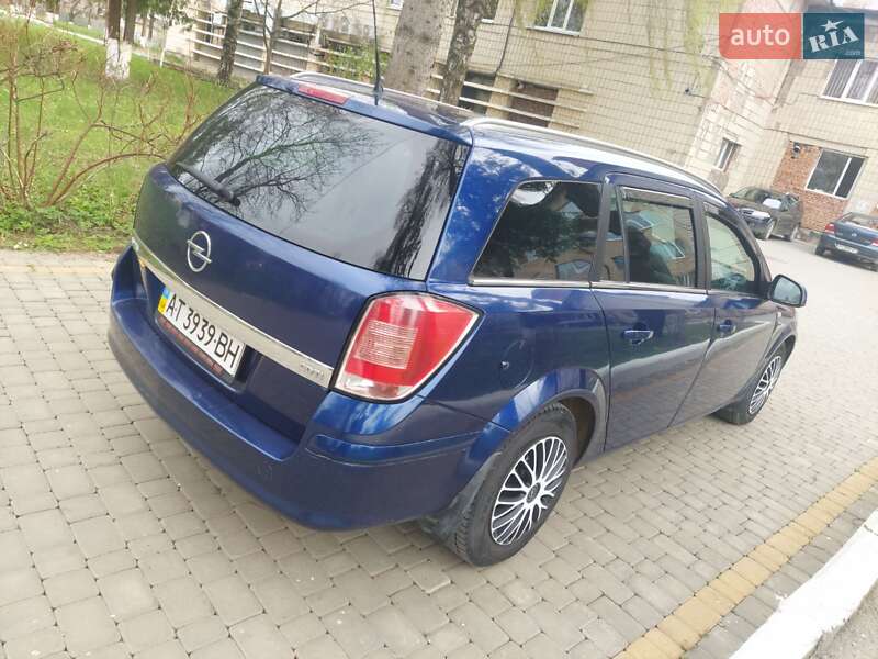 Универсал Opel Astra 2010 в Косове
