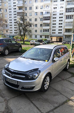 Універсал Opel Astra 2004 в Чернівцях