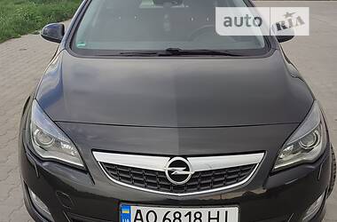 Универсал Opel Astra 2012 в Тячеве