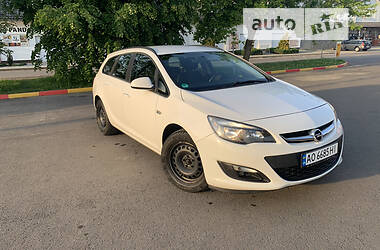 Универсал Opel Astra 2015 в Мукачево