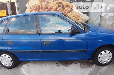 Хэтчбек Opel Astra 1992 в Яготине