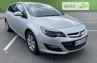 Универсал Opel Astra 2014 в Киеве