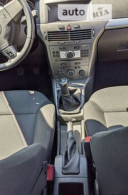 Хэтчбек Opel Astra 2006 в Ровно