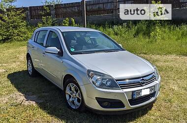 Хэтчбек Opel Astra 2006 в Ровно