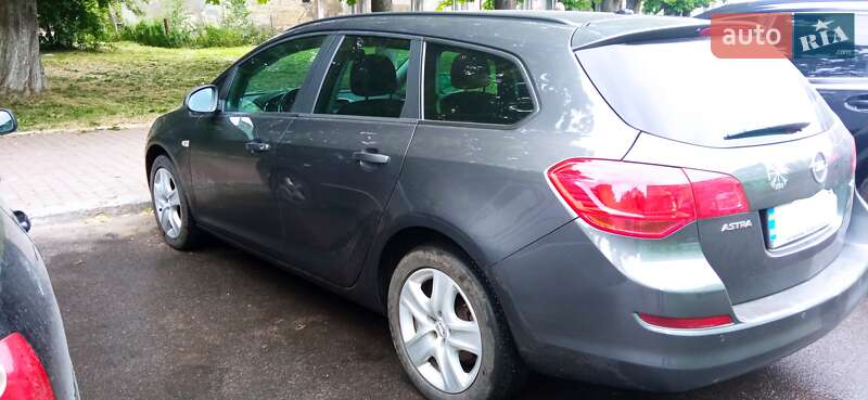 Універсал Opel Astra 2011 в Шептицькому
