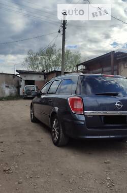 Універсал Opel Astra 2009 в Коломиї