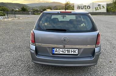 Универсал Opel Astra 2006 в Иршаве