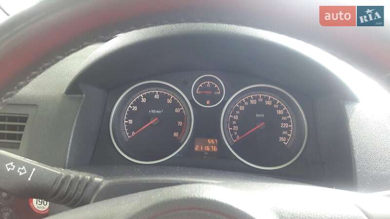 Хэтчбек Opel Astra 2004 в Чорткове