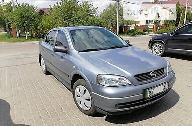 Седан Opel Astra 2008 в Ровно