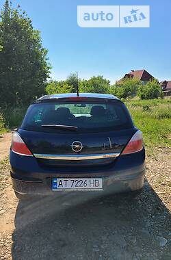 Хэтчбек Opel Astra 2004 в Калуше