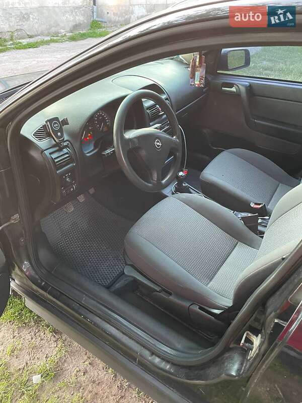 Седан Opel Astra 2008 в Львове