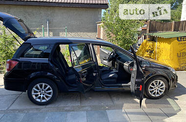 Универсал Opel Astra 2008 в Полтаве