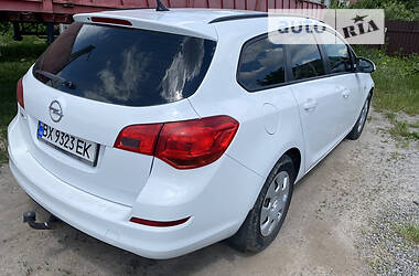 Универсал Opel Astra 2012 в Староконстантинове