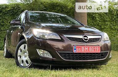 Универсал Opel Astra 2012 в 