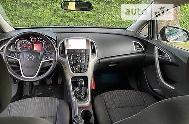 Универсал Opel Astra 2012 в 