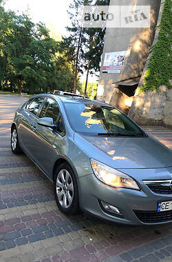 Хэтчбек Opel Astra 2011 в Черновцах