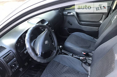 Седан Opel Astra 2006 в 