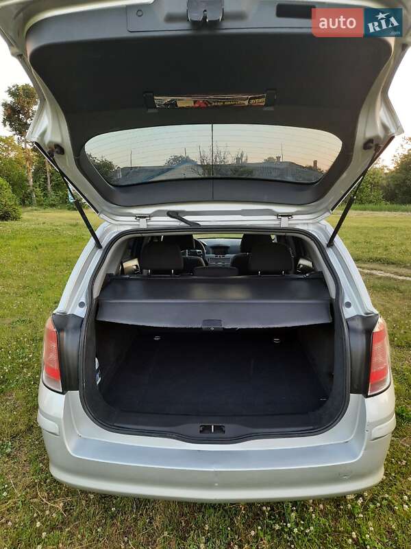 Универсал Opel Astra 2013 в Киеве