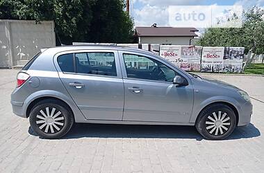 Хэтчбек Opel Astra 2004 в Дунаевцах
