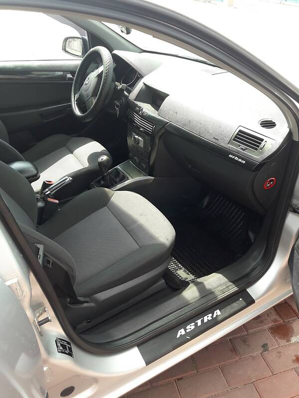 Универсал Opel Astra 2005 в Сарнах