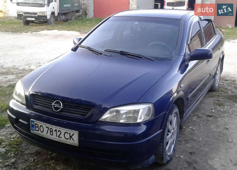 Седан Opel Astra 2003 в Подволочиске