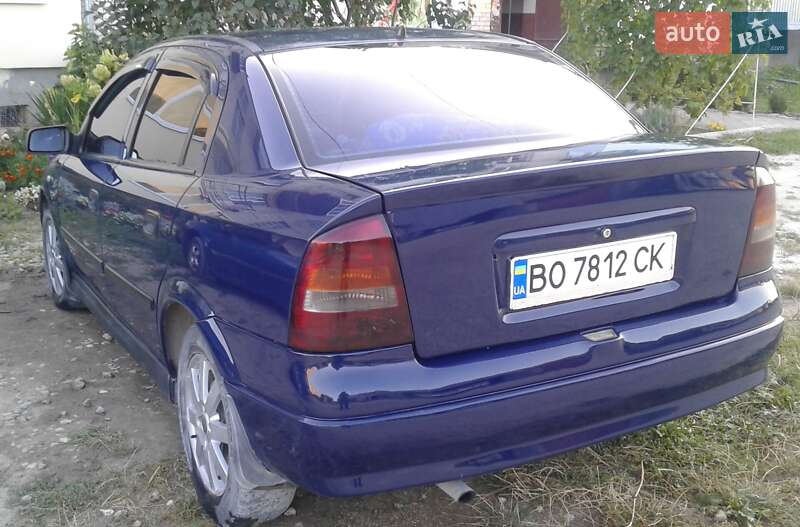 Седан Opel Astra 2003 в Подволочиске