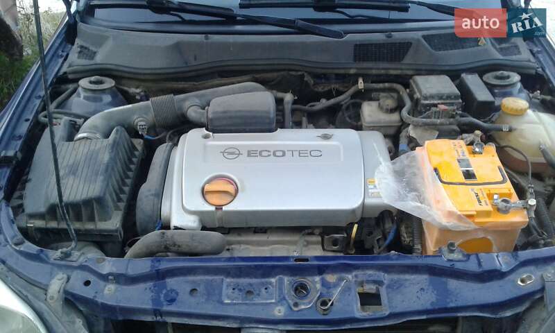 Седан Opel Astra 2003 в Подволочиске