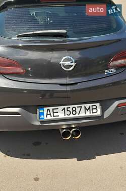 Купе Opel Astra 2013 в Кам'янському