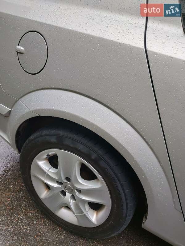 Седан Opel Astra 2011 в Киеве фото 7 Седан Opel Astra 2011 в Киеве