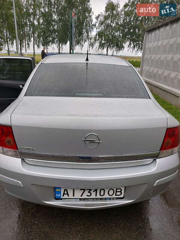 Седан Opel Astra 2011 в Киеве фото 9 Седан Opel Astra 2011 в Киеве