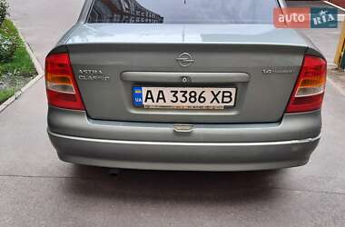 Седан Opel Astra 2006 в 