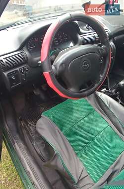 Универсал Opel Astra 1996 в 