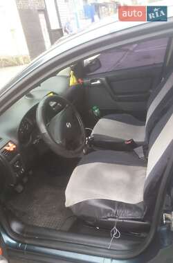 Седан Opel Astra 2005 в Стрые