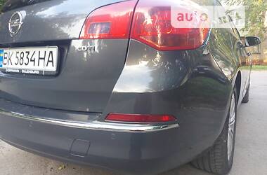 Универсал Opel Astra 2013 в 